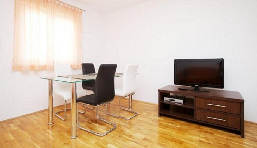Apartments And Rooms Misic 트로기르 객실 사진